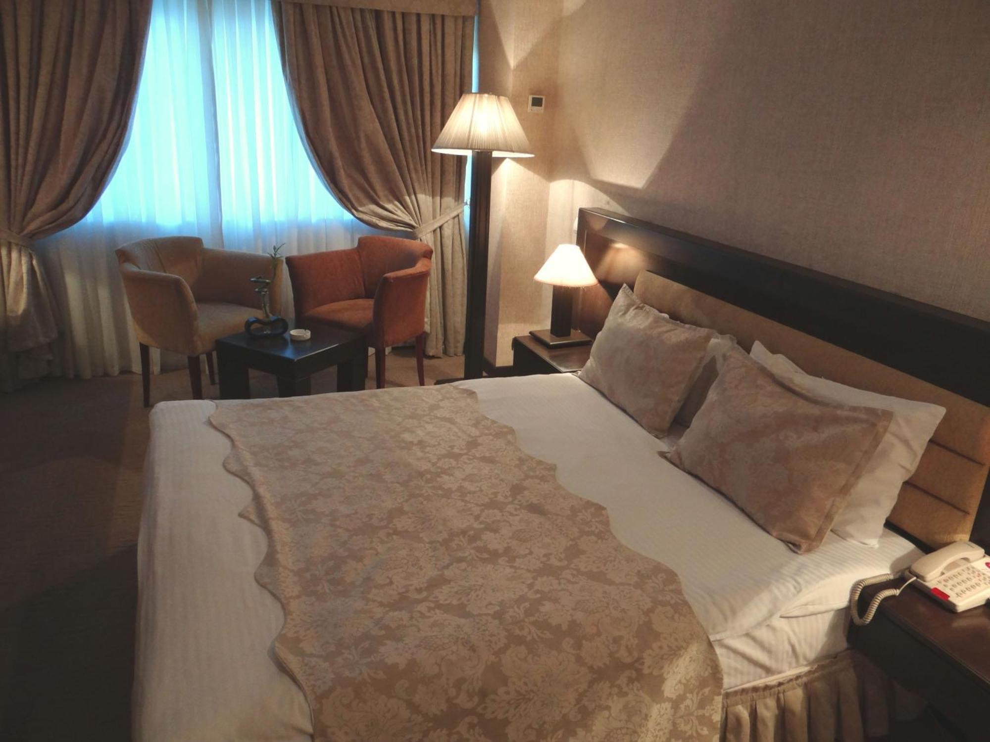 Le Grande Plaza Hotel Tașkent Exterior foto