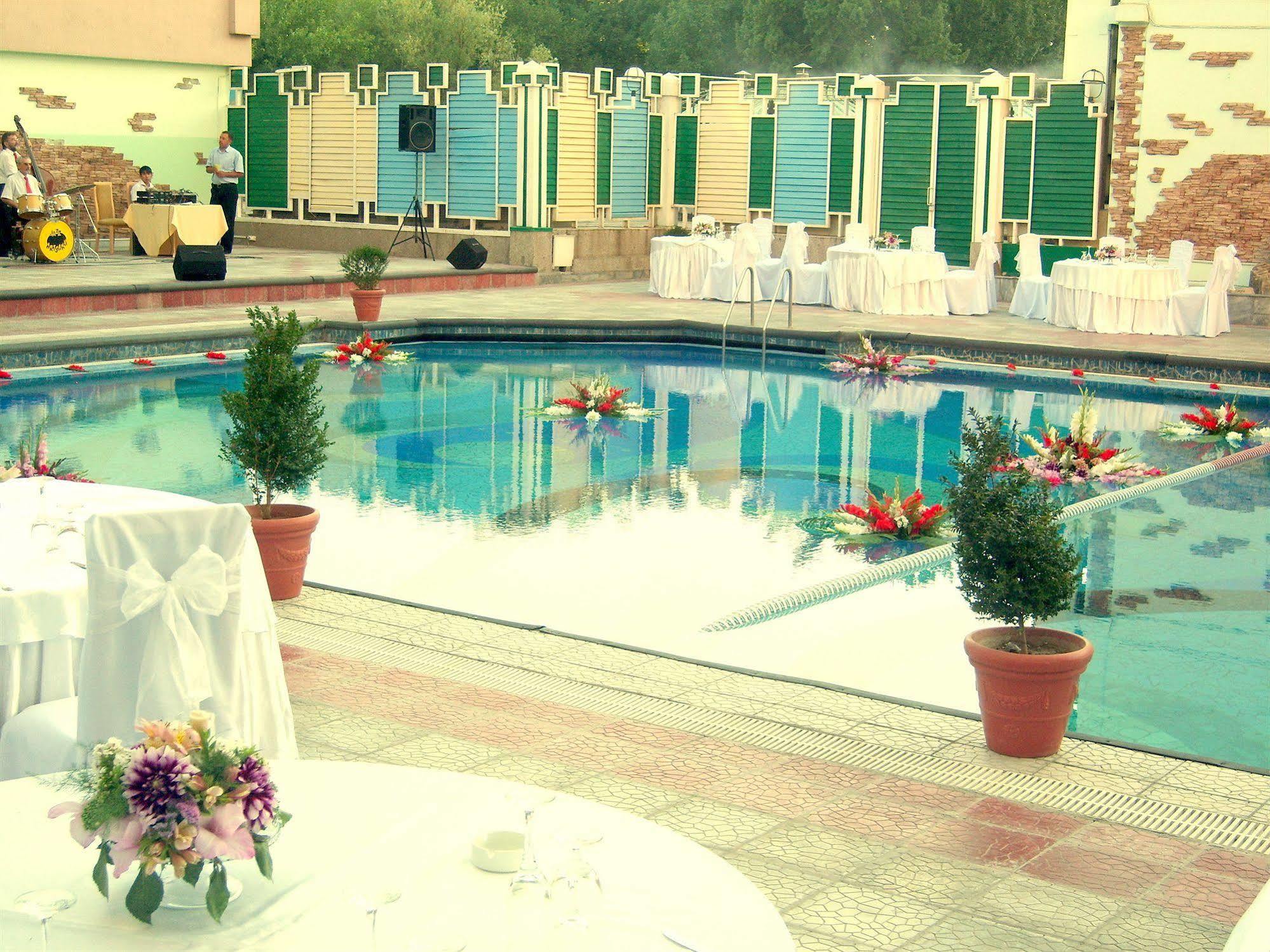 Le Grande Plaza Hotel Tașkent Exterior foto